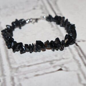 NWOT Natural Obsidian beaded bracelet 7.5"